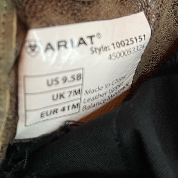 Ariat Boots, 9.5 - Picture 6 of 7